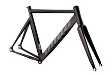 Load image into Gallery viewer, KEIRINPROTRACK_2014_SEAMLESS_3RD_BLACK_WEB.jpg