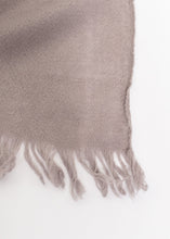 Load image into Gallery viewer, Private_0204_Simple_scarf_Latte_0153.jpg
