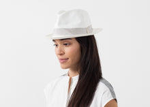 Load image into Gallery viewer, 2015-02-19_Ashley_Look_02_37497_5114.jpg
