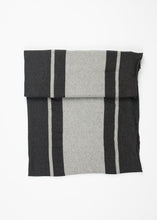 Load image into Gallery viewer, products_scarves_epice_19269_a_1024x1024_78ca8689-43ab-4421-8a22-1b2ab3a49373.jpg
