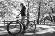 Load image into Gallery viewer, siva-lifestyle-1.jpg
