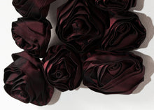 Load image into Gallery viewer, product_necklace_mariacalderara_rose-necklace_red02.jpg
