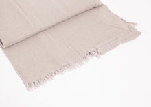 Load image into Gallery viewer, Private_0204_Simple_scarf_Latte_0150.jpg
