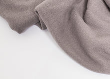 Load image into Gallery viewer, Private_0204_Simple_scarf_grey_0148.jpg
