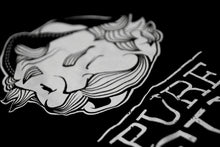Load image into Gallery viewer, black_tee_closeup_1201.jpg
