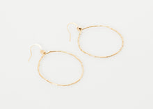 Load image into Gallery viewer, product_earring_5octobre_roberta-hoop-earring_01.jpg
