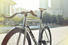 Load image into Gallery viewer, keirin-alloy-lifestyle-5-web.jpg
