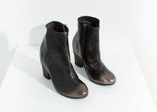 Load image into Gallery viewer, Product_Shoes_marsell_ScavataAnkleBoot_Bronze01_122d3e4c-0057-45e3-9858-aa63f1a8a7ab.jpg
